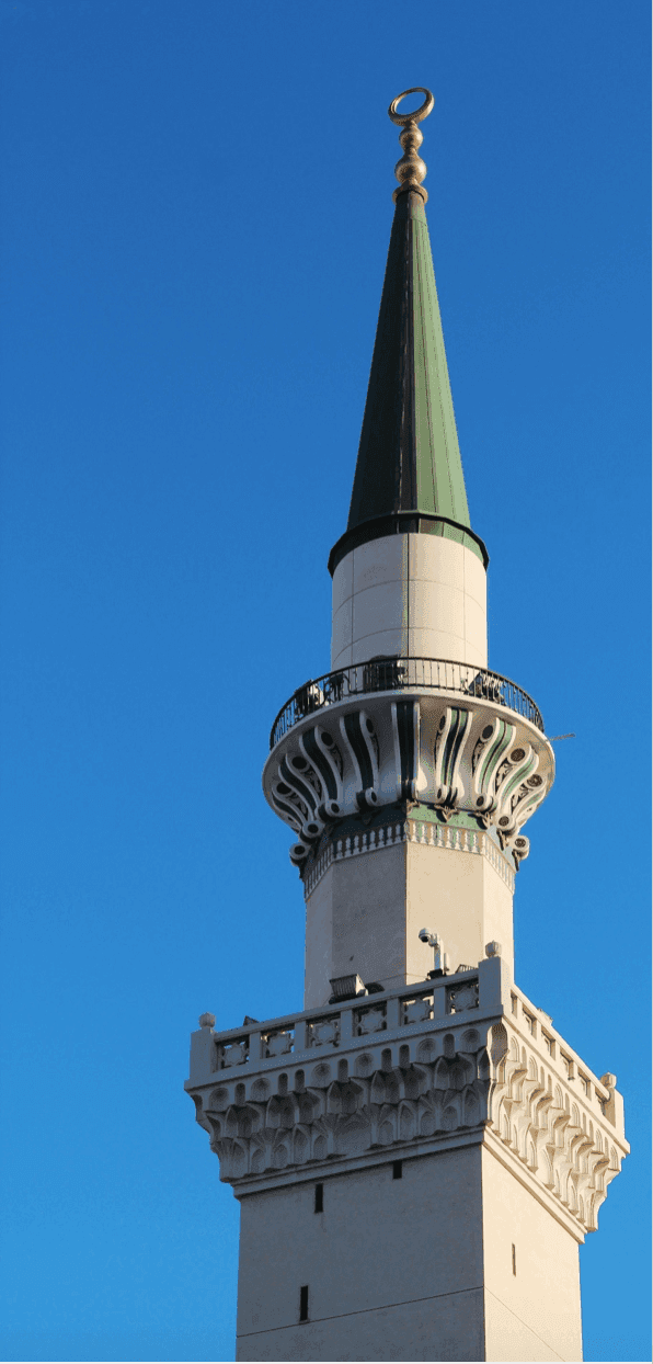 المنارة الجنوبية الغربية: وتسمى منارة باب السلام